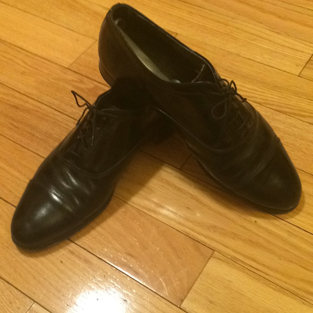 Bostonian black leather shoes. Size 11 M